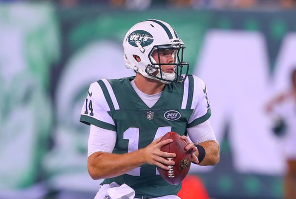 sam darnold-nfl-new york jets-mono-injury-adam gase-mononucleosis-dallas cowboys-stats-contract-dak prescott-ezekiel elliott-leveon bell-trevor siemian-injury report